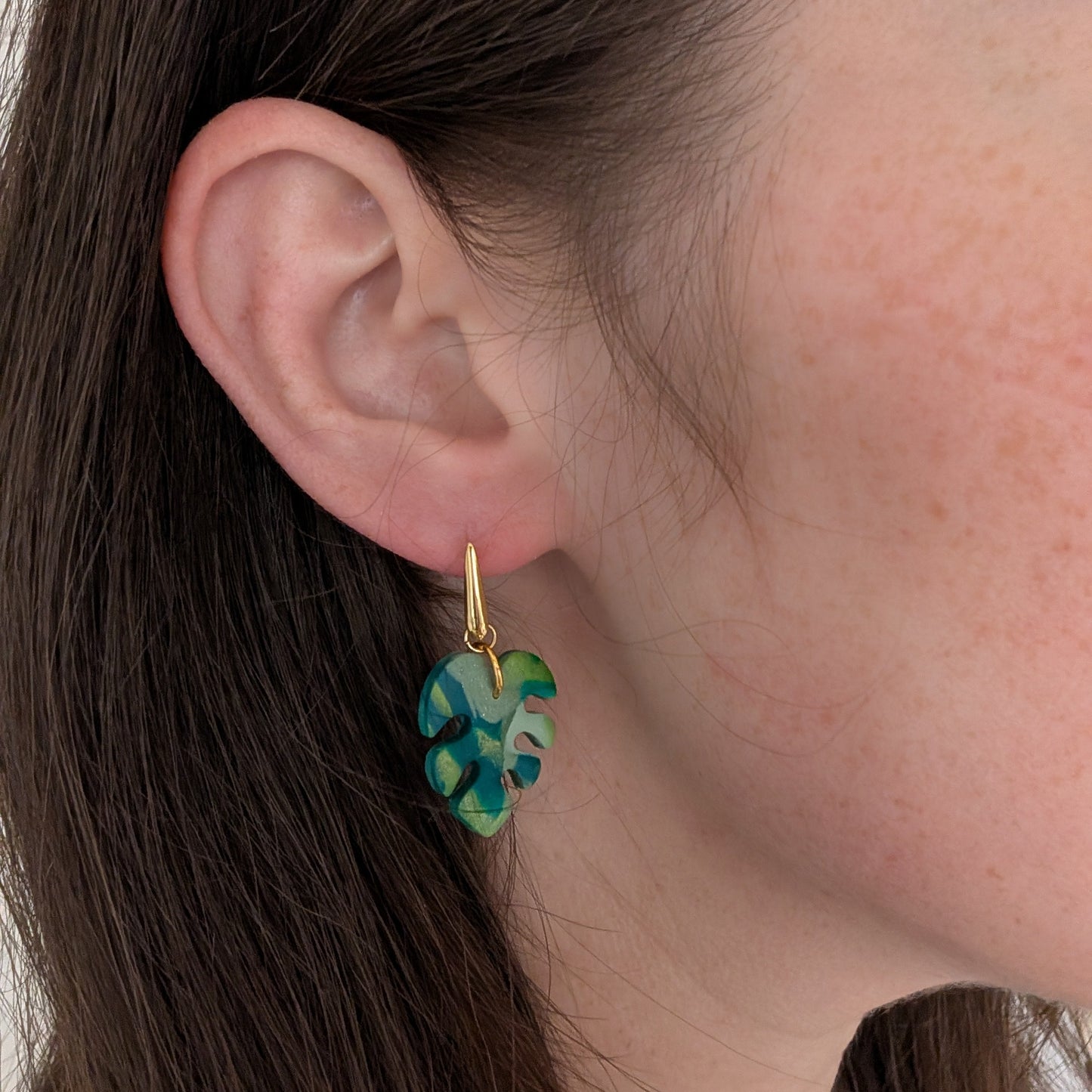 Green Monstera Earrings: Lightweight Marbled Clay Leaf Dangles for Tropical Vacations and Cruises
