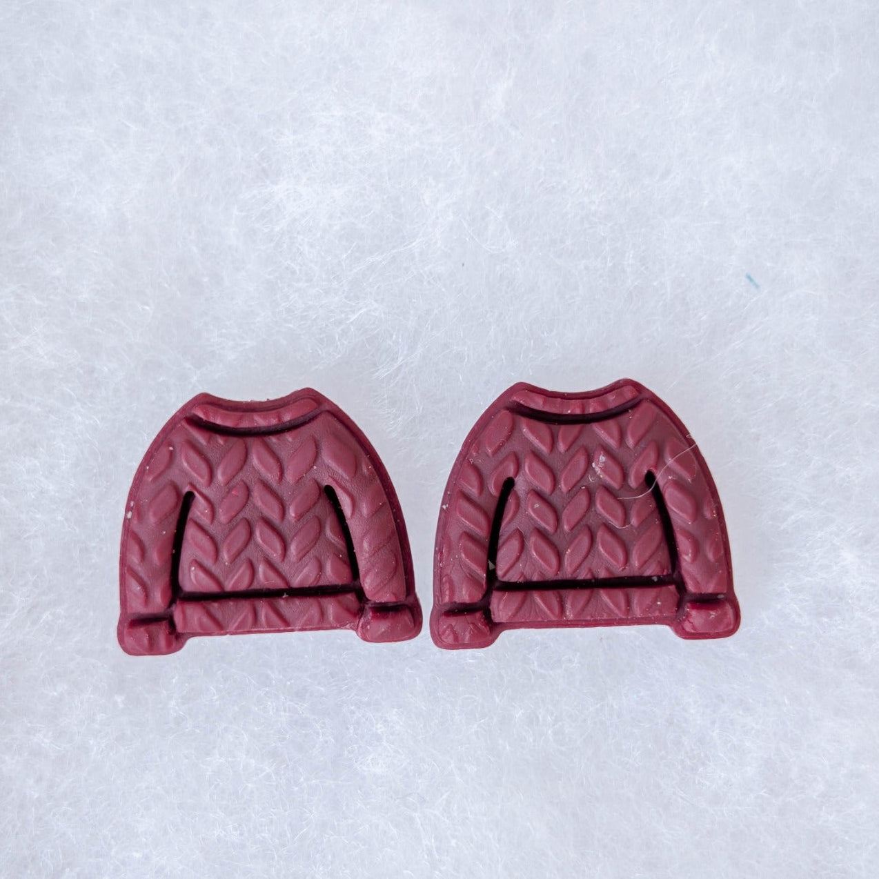 Crimson knitted sweater stud earrings