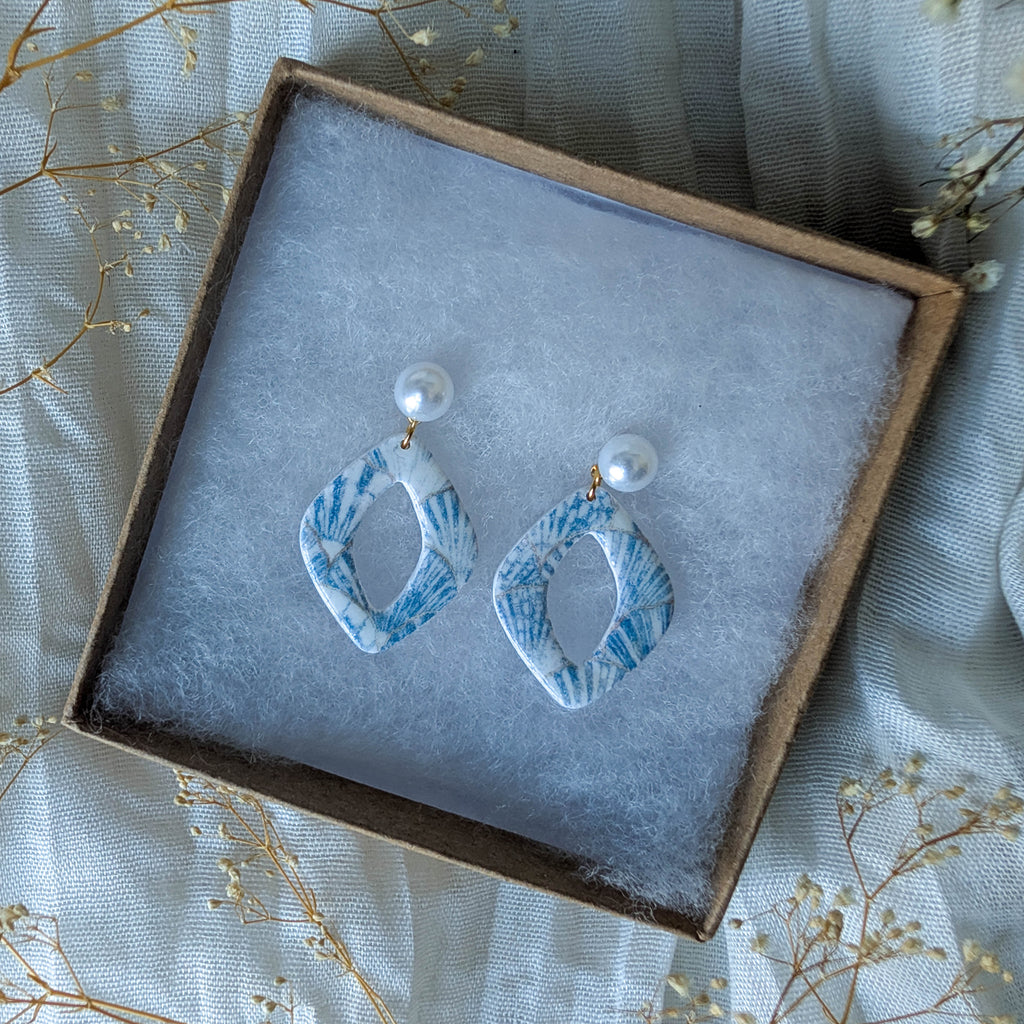 Romantic Coastal Shell Pattern Earrings