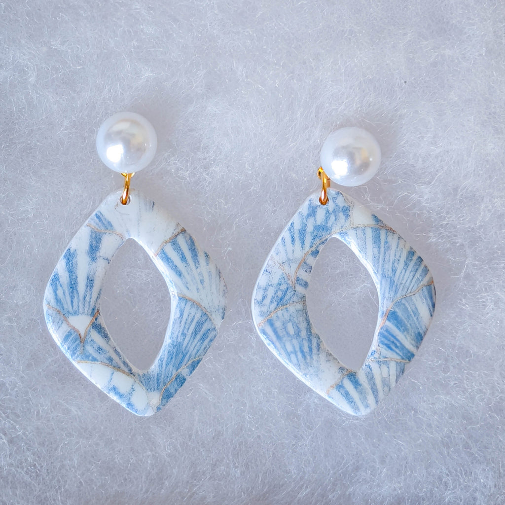Romantic Coastal Shell Pattern Earrings